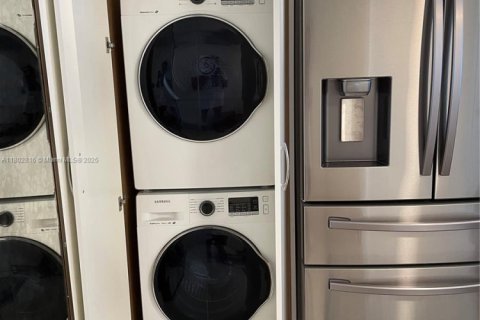 Copropriété à louer à Bal Harbour, Floride: 44.69 m2 № 1942874 - photo 4