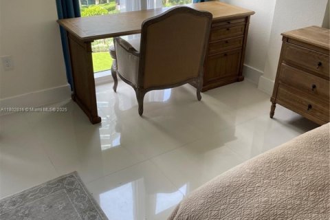 Copropriété à louer à Bal Harbour, Floride: 44.69 m2 № 1942874 - photo 23