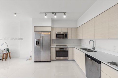 Condominio en venta en Miami, Florida, 1 dormitorio, 59.46 m2 № 2032938 - foto 5