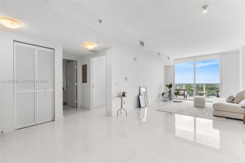 Condominio en venta en Miami, Florida, 1 dormitorio, 59.46 m2 № 2032938 - foto 3