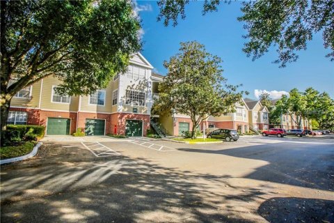 Condo in Orlando, Florida, 2 bedrooms № 2378315 - photo 2