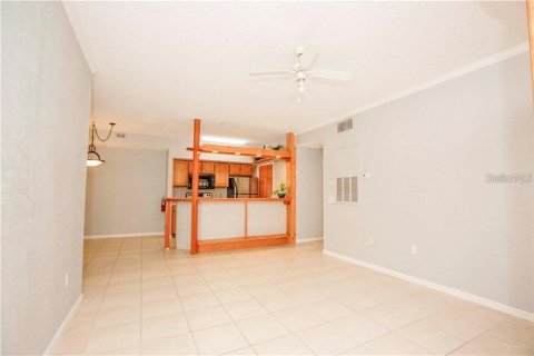 Condo in Orlando, Florida, 2 bedrooms № 2378315 - photo 13