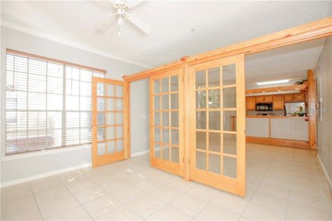 Condo in Orlando, Florida, 2 bedrooms № 2378315 - photo 14