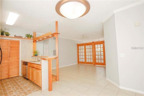 Condo in Orlando, Florida, 2 bedrooms № 2378315 - photo 8