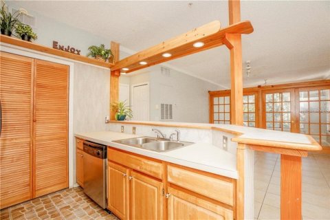 Condo in Orlando, Florida, 2 bedrooms № 2378315 - photo 7