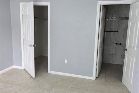 Condo in Orlando, Florida, 2 bedrooms № 2378315 - photo 30