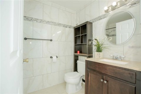 Condo in Orlando, Florida, 2 bedrooms № 2378315 - photo 21