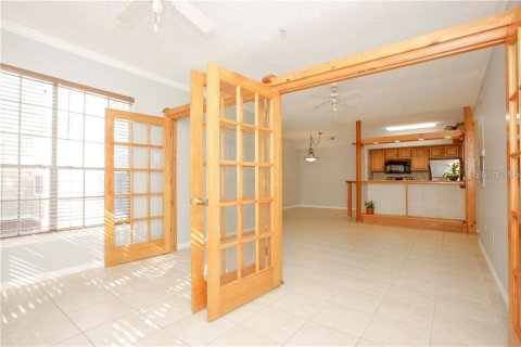 Condo in Orlando, Florida, 2 bedrooms № 2378315 - photo 9