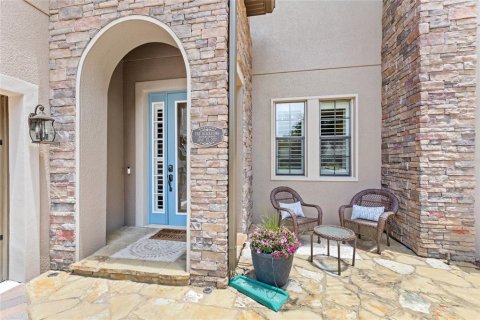 House in Sorrento, Florida 5 bedrooms, 344.76 sq.m. № 1778894 - photo 4