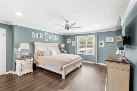 House in Sorrento, Florida 5 bedrooms, 344.76 sq.m. № 1778894 - photo 23