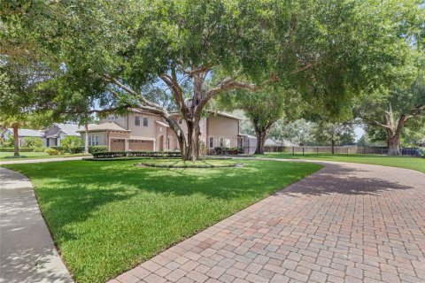 House in Sorrento, Florida 5 bedrooms, 344.76 sq.m. № 1778894 - photo 2