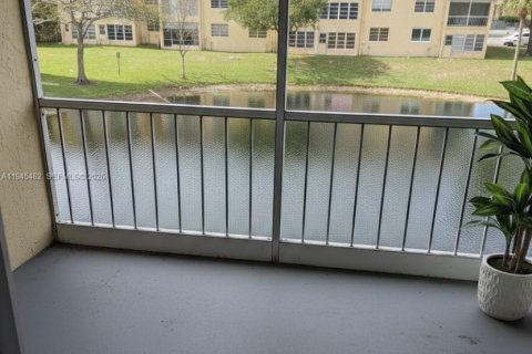 Condominio en alquiler en Tamarac, Florida, 2 dormitorios, 81.75 m2 № 2009025 - foto 4
