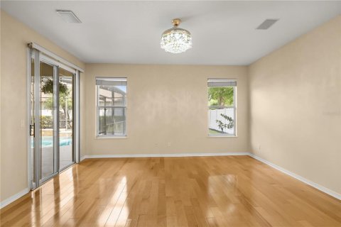 House in Belle Isle, Florida 5 bedrooms, 305.18 sq.m. № 1586377 - photo 19