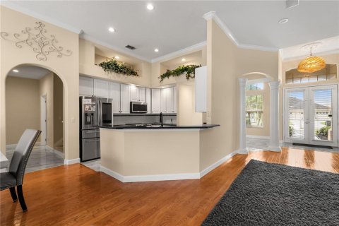 House in Belle Isle, Florida 5 bedrooms, 305.18 sq.m. № 1586377 - photo 8