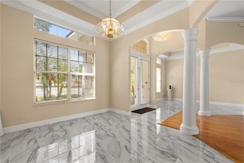 House in Belle Isle, Florida 5 bedrooms, 305.18 sq.m. № 1586377 - photo 4