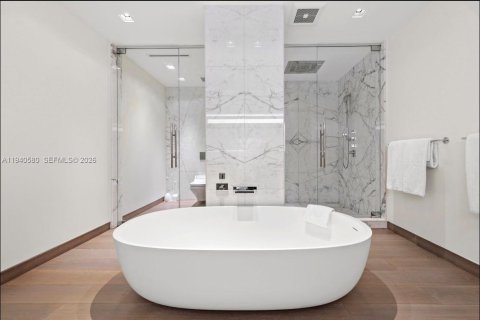 Condominio en venta en Miami Beach, Florida, 3 dormitorios, 332.68 m2 № 2005891 - foto 17