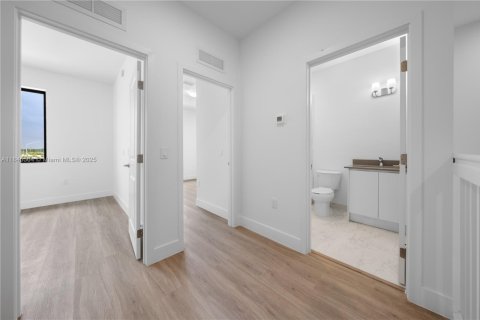 Townhouse in Florida City, Florida 3 bedrooms, 144.74 sq.m. № 1842395 - photo 30