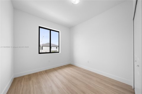 Townhouse in Florida City, Florida 3 bedrooms, 144.74 sq.m. № 1842395 - photo 18