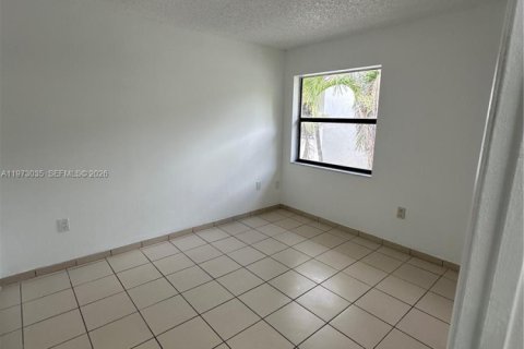 Купить кондоминиум в Майами, Флорида 3 спальни, 112.88м2, № 2033741 - фото 11