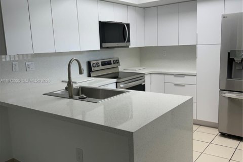 Купить кондоминиум в Майами, Флорида 3 спальни, 112.88м2, № 2033741 - фото 3
