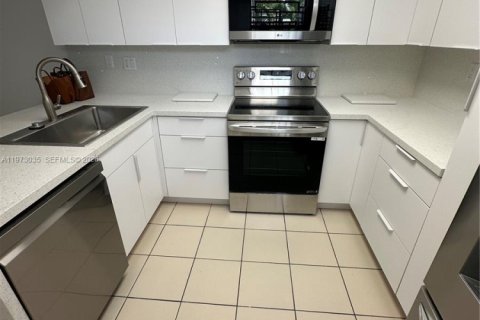 Купить кондоминиум в Майами, Флорида 3 спальни, 112.88м2, № 2033741 - фото 4