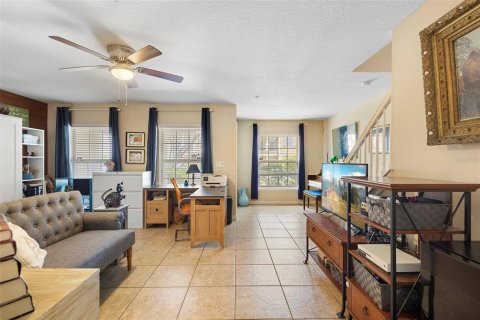 Touwnhouse à vendre à Lake Mary, Floride: 3 chambres, 202.25 m2 № 1725396 - photo 5
