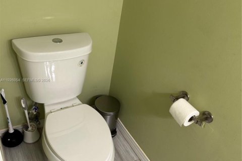 Купить виллу или дом в Катлер-Бей, Флорида 4 спальни, 184.69м2, № 1997460 - фото 23