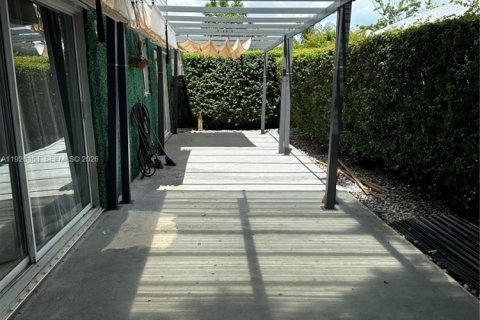 Купить виллу или дом в Катлер-Бей, Флорида 4 спальни, 184.69м2, № 1997460 - фото 26