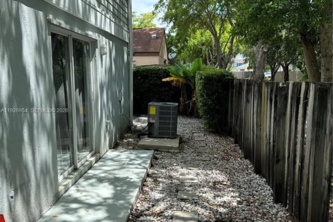 Купить виллу или дом в Катлер-Бей, Флорида 4 спальни, 184.69м2, № 1997460 - фото 25