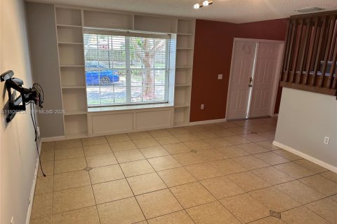 Купить виллу или дом в Катлер-Бей, Флорида 4 спальни, 184.69м2, № 1997460 - фото 9