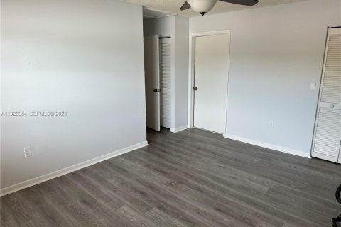 Купить виллу или дом в Катлер-Бей, Флорида 4 спальни, 184.69м2, № 1997460 - фото 14