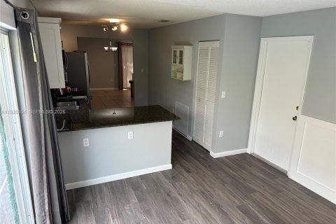 Купить виллу или дом в Катлер-Бей, Флорида 4 спальни, 184.69м2, № 1997460 - фото 6