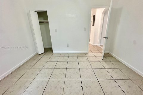 Casa en alquiler en Miami, Florida, 2 dormitorios, 121.52 m2 № 1949401 - foto 7