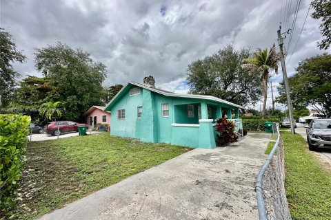 Casa en alquiler en Miami, Florida, 2 dormitorios, 121.52 m2 № 1949401 - foto 19