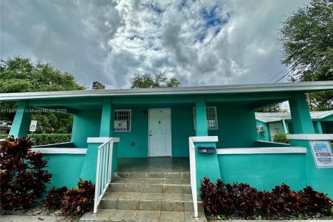 Casa en alquiler en Miami, Florida, 2 dormitorios, 121.52 m2 № 1949401 - foto 14