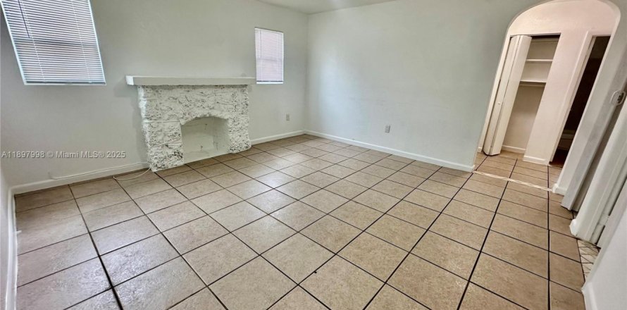Casa en Miami, Florida 2 dormitorios, 121.52 m2 № 1949401