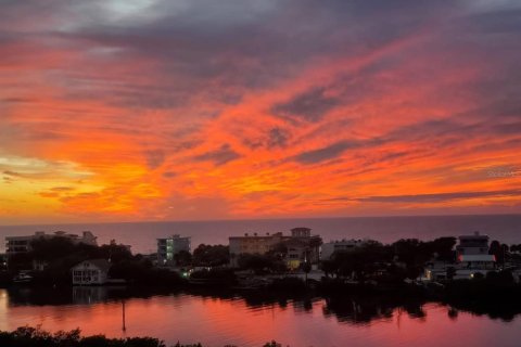 Condominio en venta en Largo, Florida, 2 dormitorios, 134.24 m2 № 1907567 - foto 1