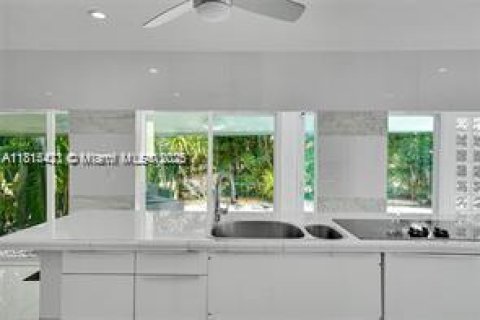 Casa en alquiler en Fort Lauderdale, Florida, 4 dormitorios, 191.01 m2 № 1766922 - foto 19