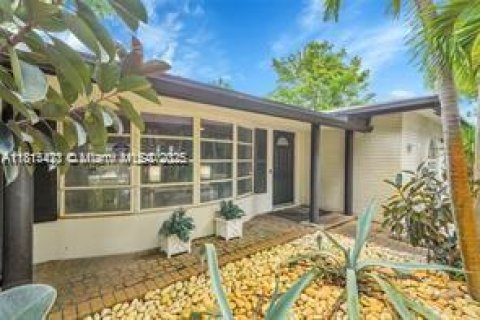 Casa en alquiler en Fort Lauderdale, Florida, 4 dormitorios, 191.01 m2 № 1766922 - foto 4