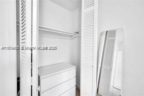 Casa en alquiler en Fort Lauderdale, Florida, 4 dormitorios, 191.01 m2 № 1766922 - foto 30