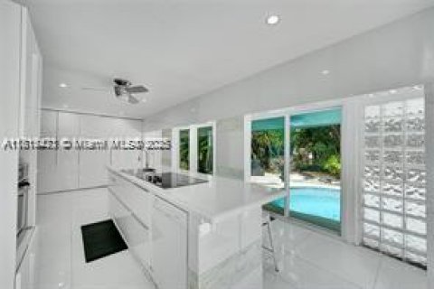 Casa en alquiler en Fort Lauderdale, Florida, 4 dormitorios, 191.01 m2 № 1766922 - foto 18