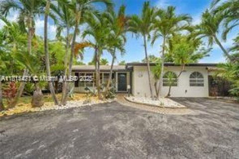 Casa en alquiler en Fort Lauderdale, Florida, 4 dormitorios, 191.01 m2 № 1766922 - foto 1