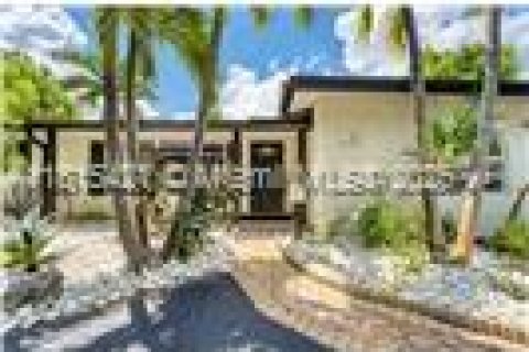 Casa en alquiler en Fort Lauderdale, Florida, 4 dormitorios, 191.01 m2 № 1766922 - foto 2