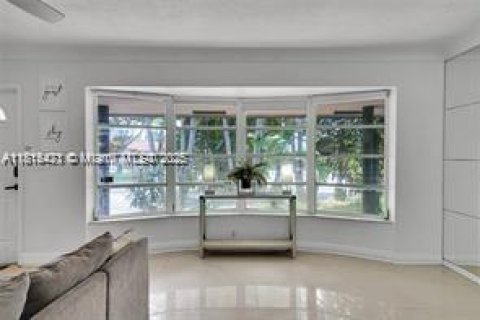 Casa en alquiler en Fort Lauderdale, Florida, 4 dormitorios, 191.01 m2 № 1766922 - foto 10