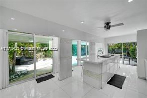 Casa en alquiler en Fort Lauderdale, Florida, 4 dormitorios, 191.01 m2 № 1766922 - foto 16