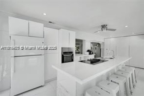 Casa en alquiler en Fort Lauderdale, Florida, 4 dormitorios, 191.01 m2 № 1766922 - foto 17
