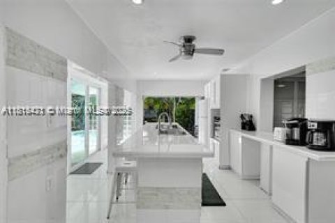 Casa en alquiler en Fort Lauderdale, Florida, 4 dormitorios, 191.01 m2 № 1766922 - foto 21