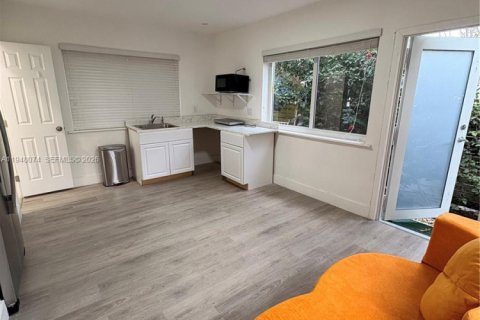 Снять в аренду виллу или дом в Майами, Флорида 1 спальня, 226.77м2, № 2004536 - фото 9