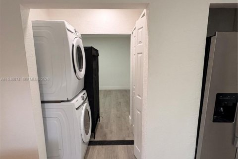 Снять в аренду виллу или дом в Майами, Флорида 1 спальня, 226.77м2, № 2004536 - фото 5