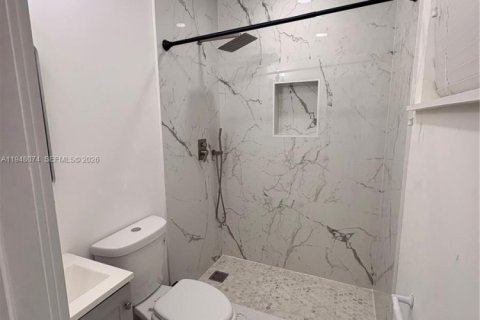 Снять в аренду виллу или дом в Майами, Флорида 1 спальня, 226.77м2, № 2004536 - фото 7